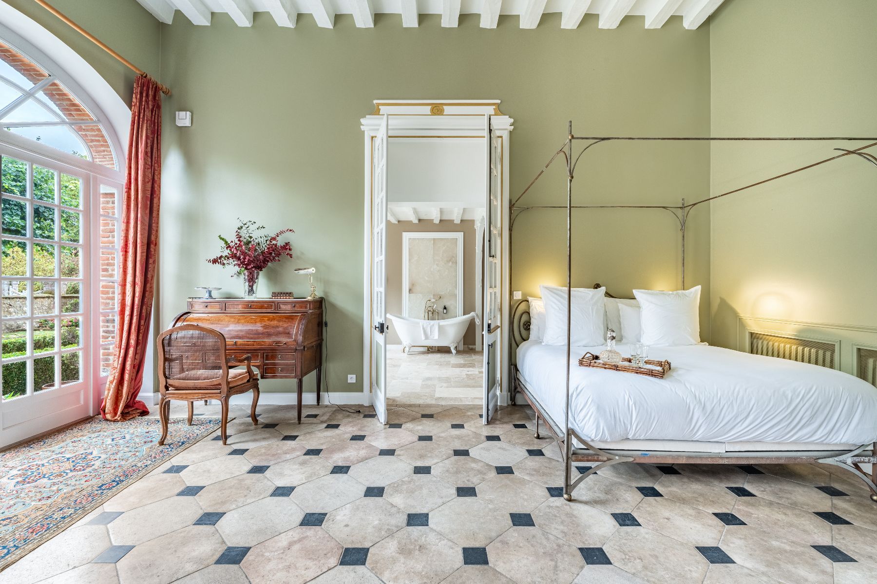 Chateau Lyons la Foret villa photo.